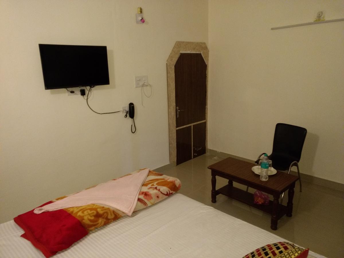 Hotel Shreya Μπουμπάνεσβαρ Εξωτερικό φωτογραφία